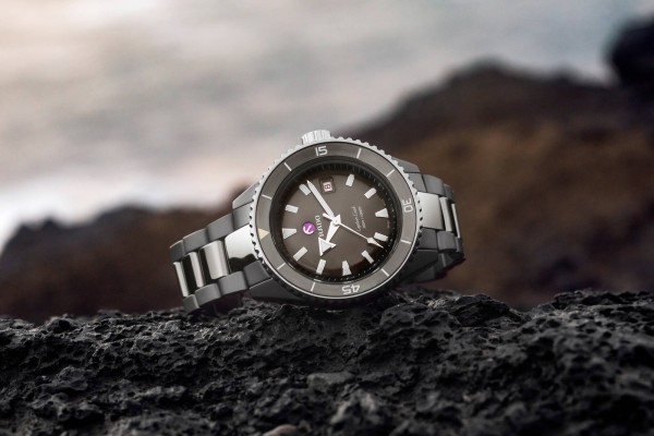 Captain Cook High-Tech Ceramic Diver R32144102