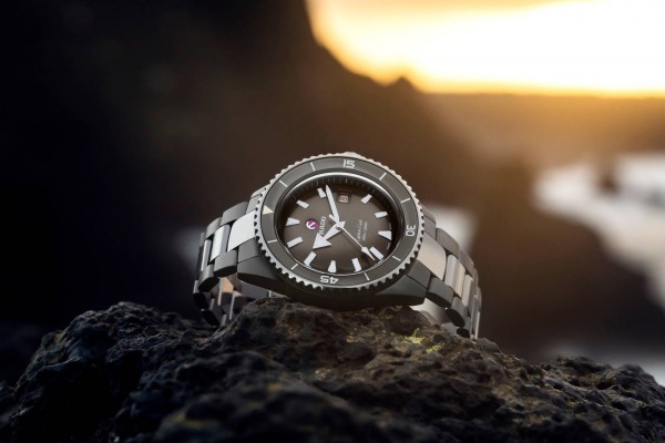 Captain Cook High-Tech Ceramic Diver R32144102