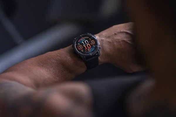 Garmin fēnix 8 - 51 mm AMOLED Sapphire Schwarz/Carbongrau Titan DLC 010-02905-21