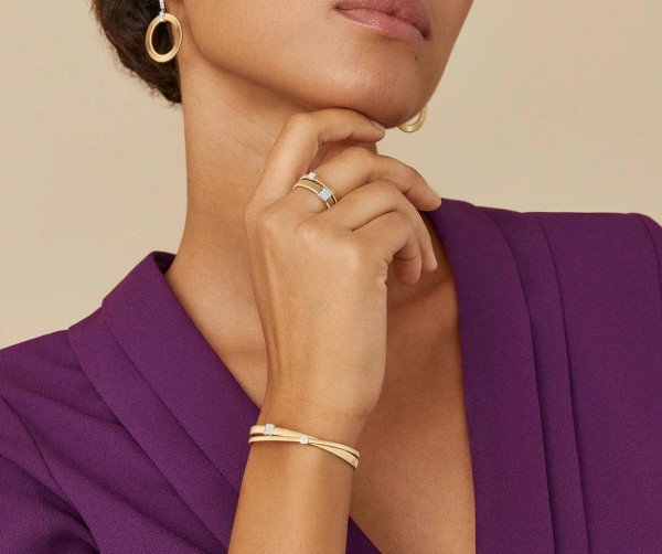 Masai Doppelter Bandring aus Gold mit zwei Diamantpavés AG324_B2_YW_M5